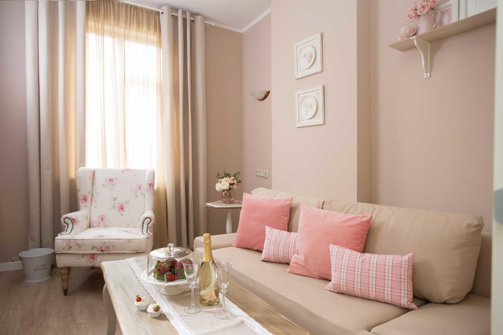 Family Hotel The Castle شومن المظهر الخارجي الصورة
