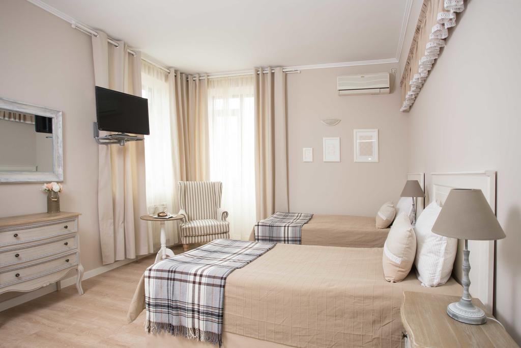 Family Hotel The Castle شومن المظهر الخارجي الصورة